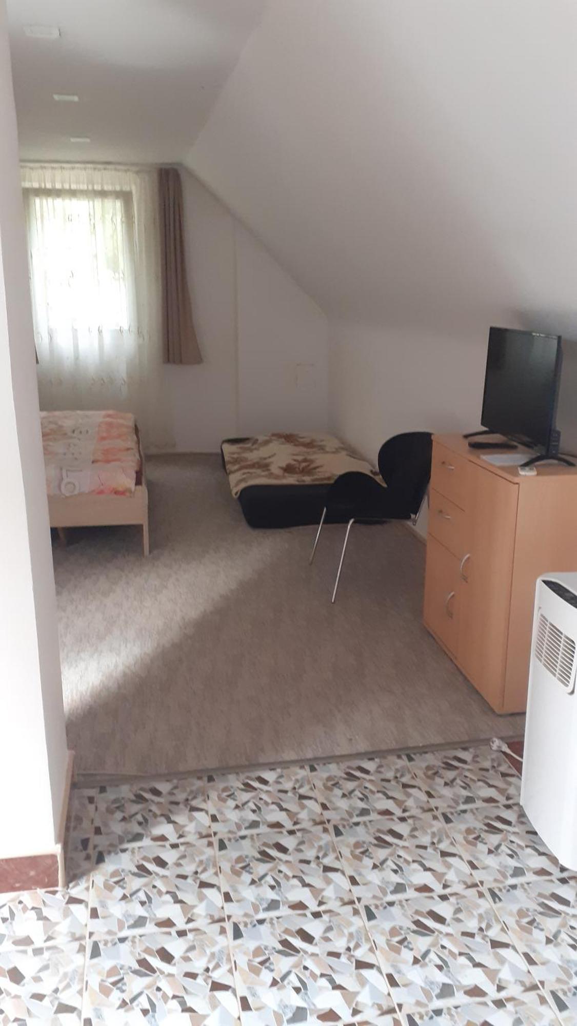 Borostyan Vendeghaz Apartment Tiszaug Bagian luar foto